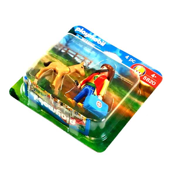 Playmobil 5820 Veterinarian Pony New in Package Ages 4+ - Picture 2 of 3